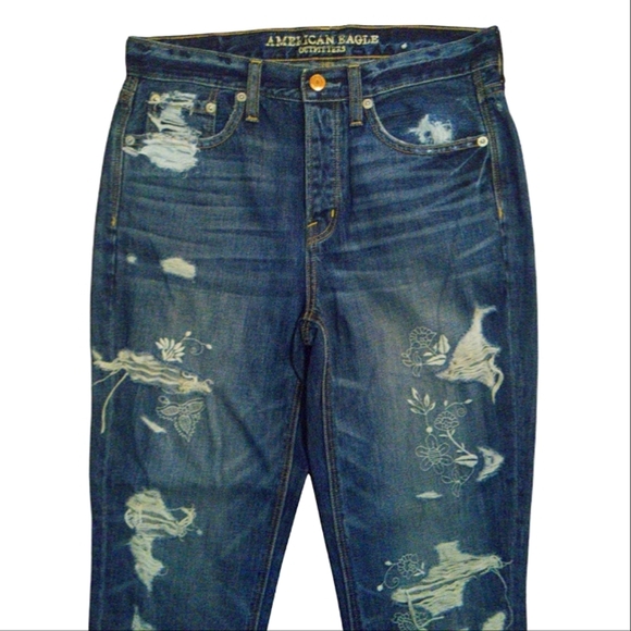 American Eagle Floral Embroidered Vintage Hi Rise‎ Raw Hem Jeans Size 4 Short - Picture 2 of 9